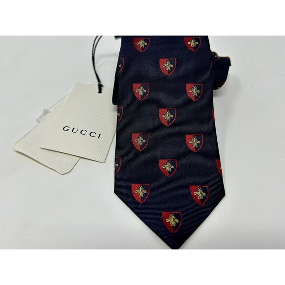 NWT Gucci Navy Gold Bee Logo Icon Shield Crest Pattern Silk Blend Neck Tie $295 - Picture 3 of 8